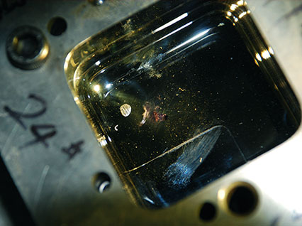<a href='http://m.jtbearings.cn/product/3.htm' class='text_a'>模具激光焊機</a>修復鏡面模具效果